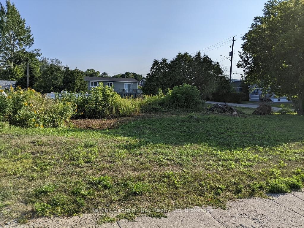 Photo 6 of 32 Youngfox Road, Blind River — HOMEH