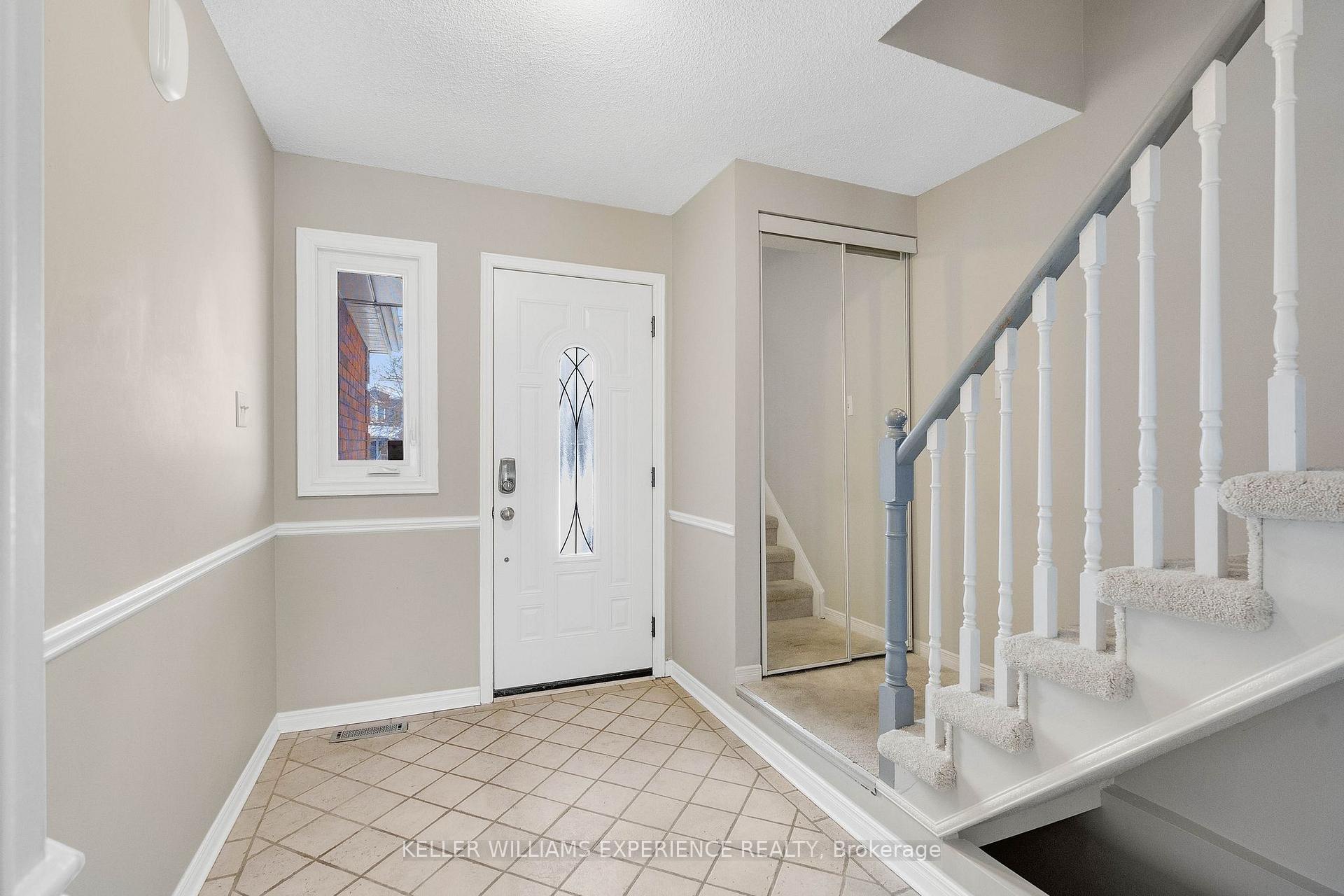 Photo 10 of 19 Weatherup Crescent, Barrie, West Bayfield — HOMEH