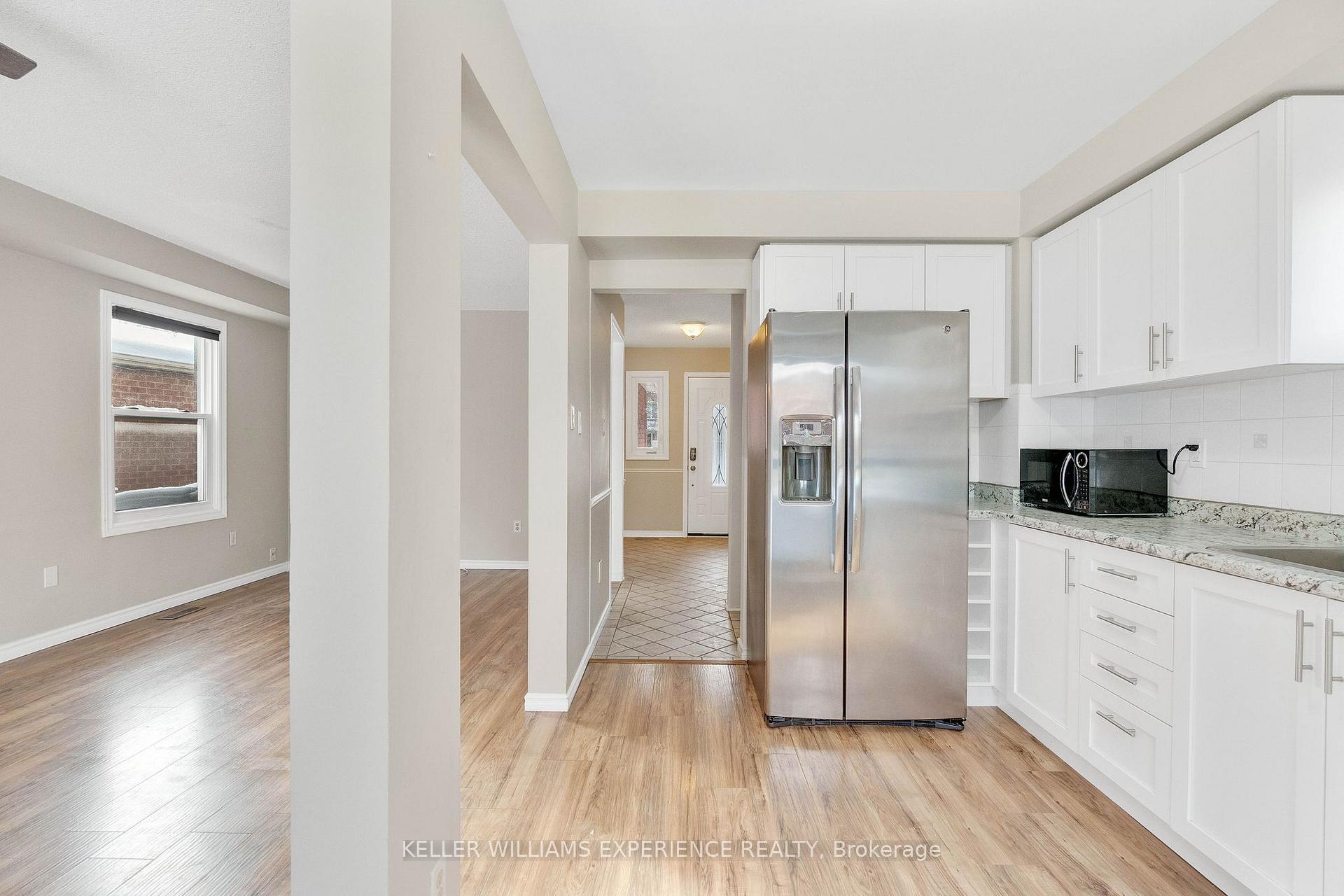 Photo 15 of 19 Weatherup Crescent, Barrie, West Bayfield — HOMEH