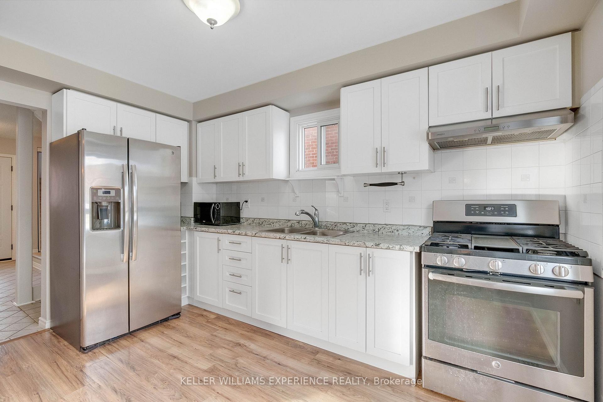 Photo 16 of 19 Weatherup Crescent, Barrie, West Bayfield — HOMEH