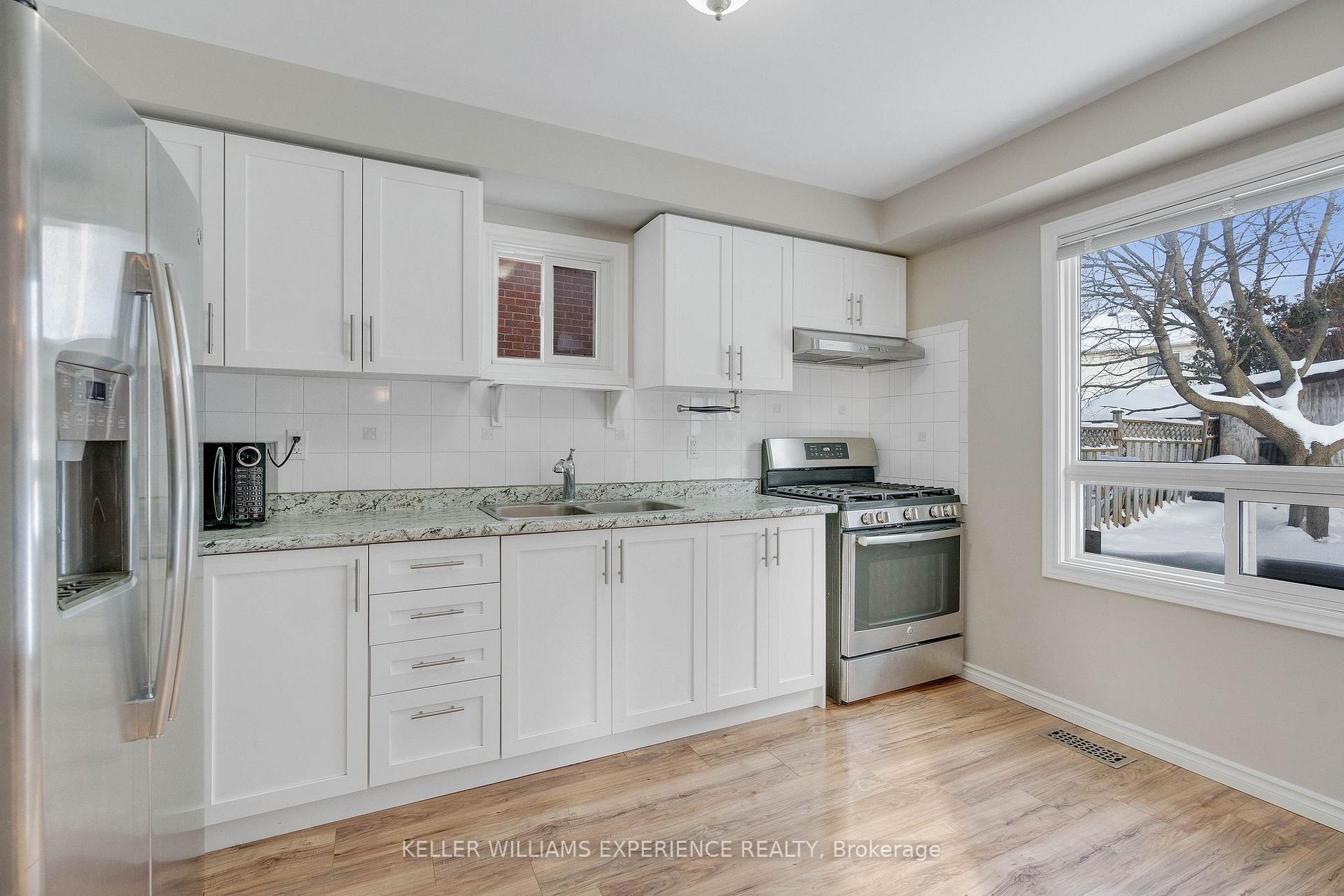 Photo 17 of 19 Weatherup Crescent, Barrie, West Bayfield — HOMEH