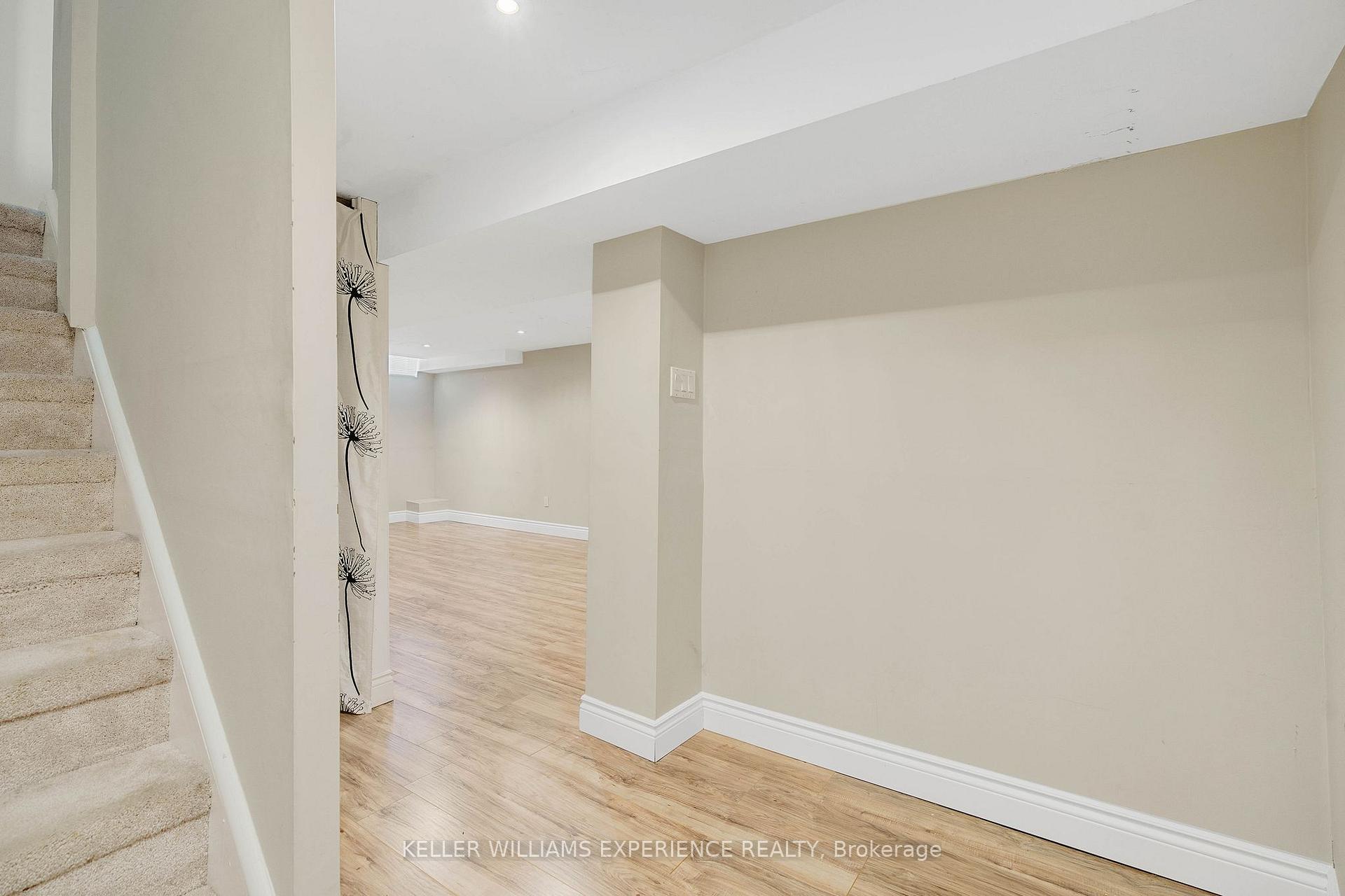 Photo 26 of 19 Weatherup Crescent, Barrie, West Bayfield — HOMEH