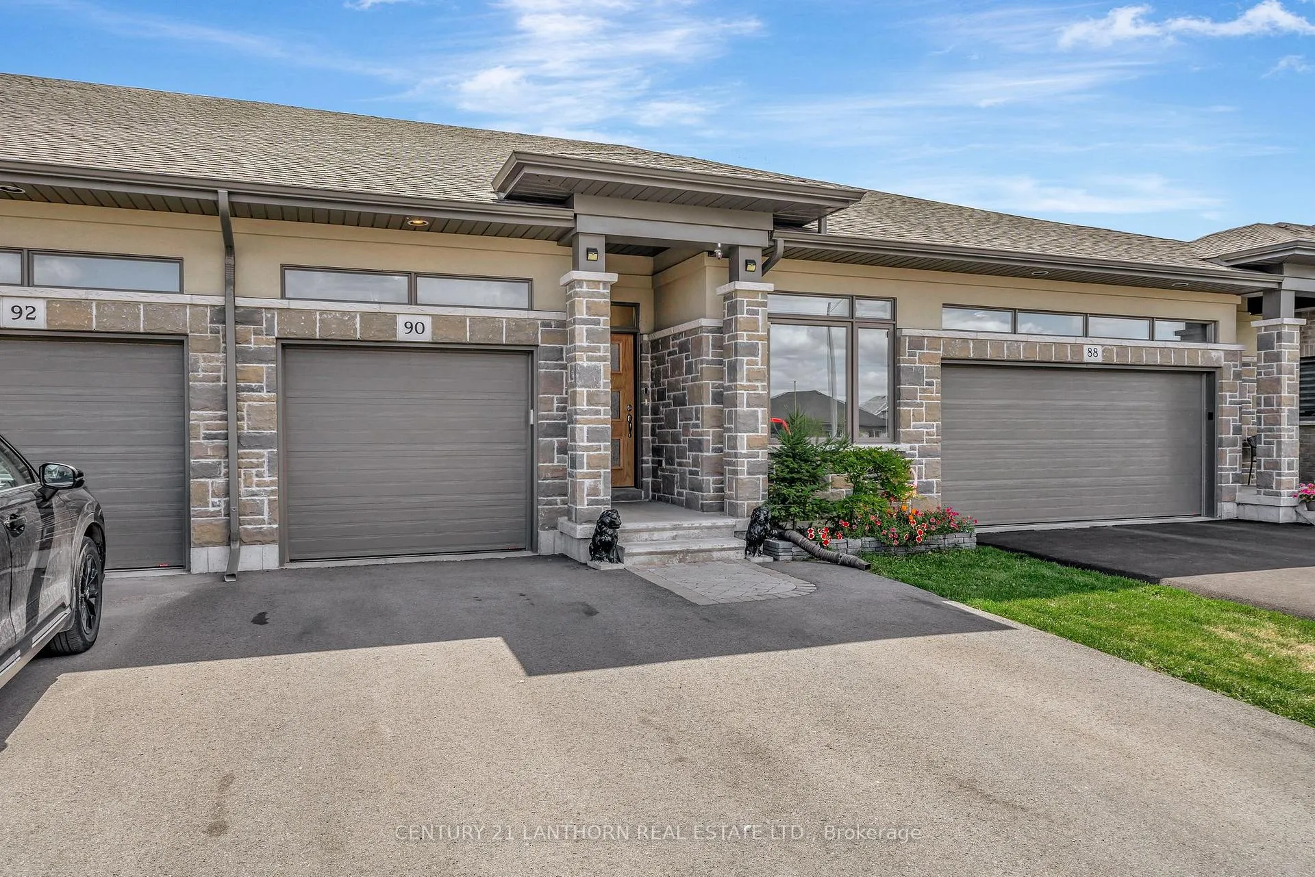 Photo 3 of 90 Covington Crescent, Belleville, Thurlow Ward — HOMEH
