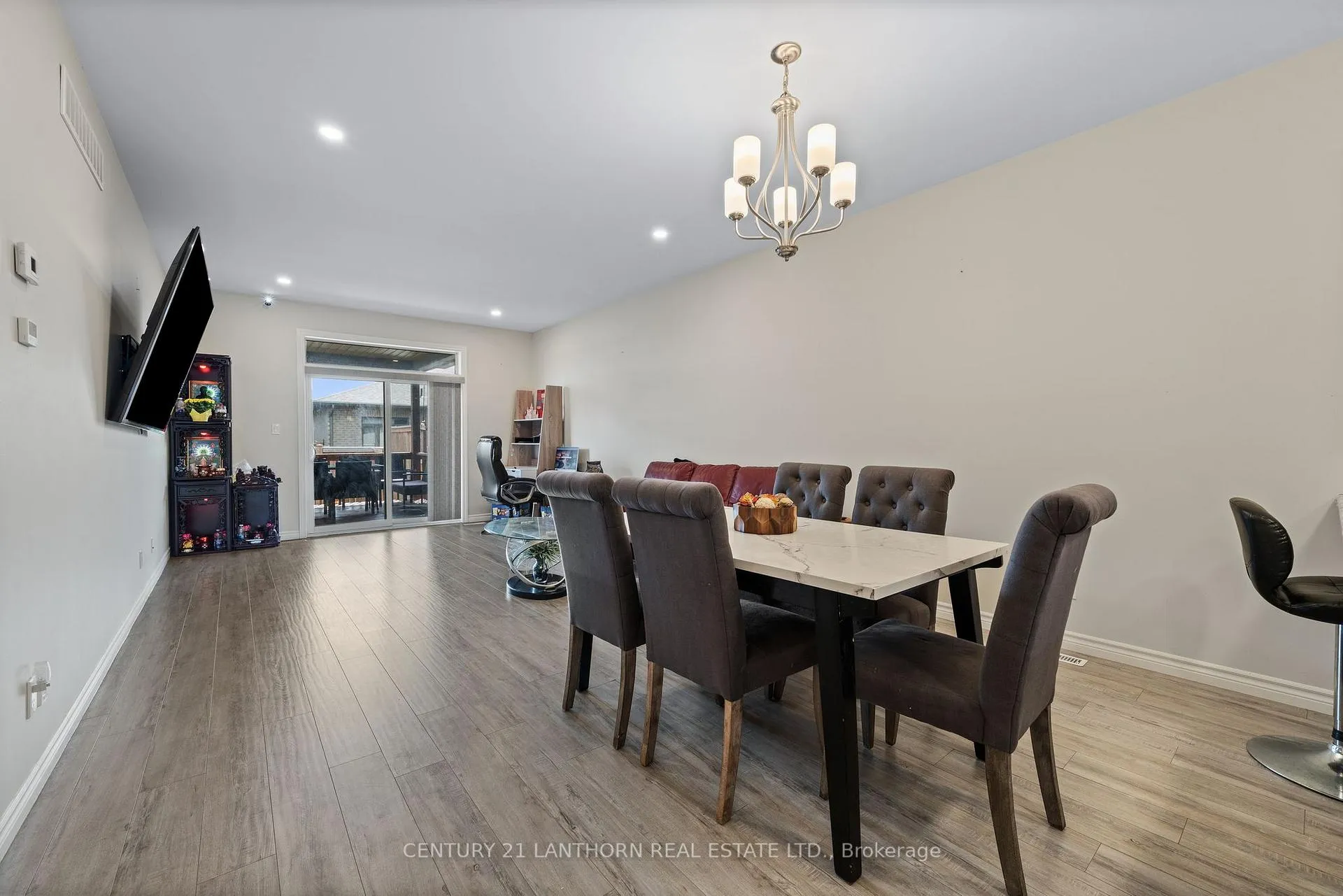 Photo 10 of 90 Covington Crescent, Belleville, Thurlow Ward — HOMEH