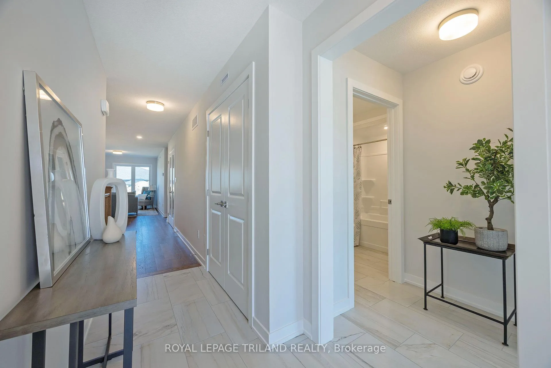 Photo 2 of 43 Silverleaf Path, St. Thomas — HOMEH
