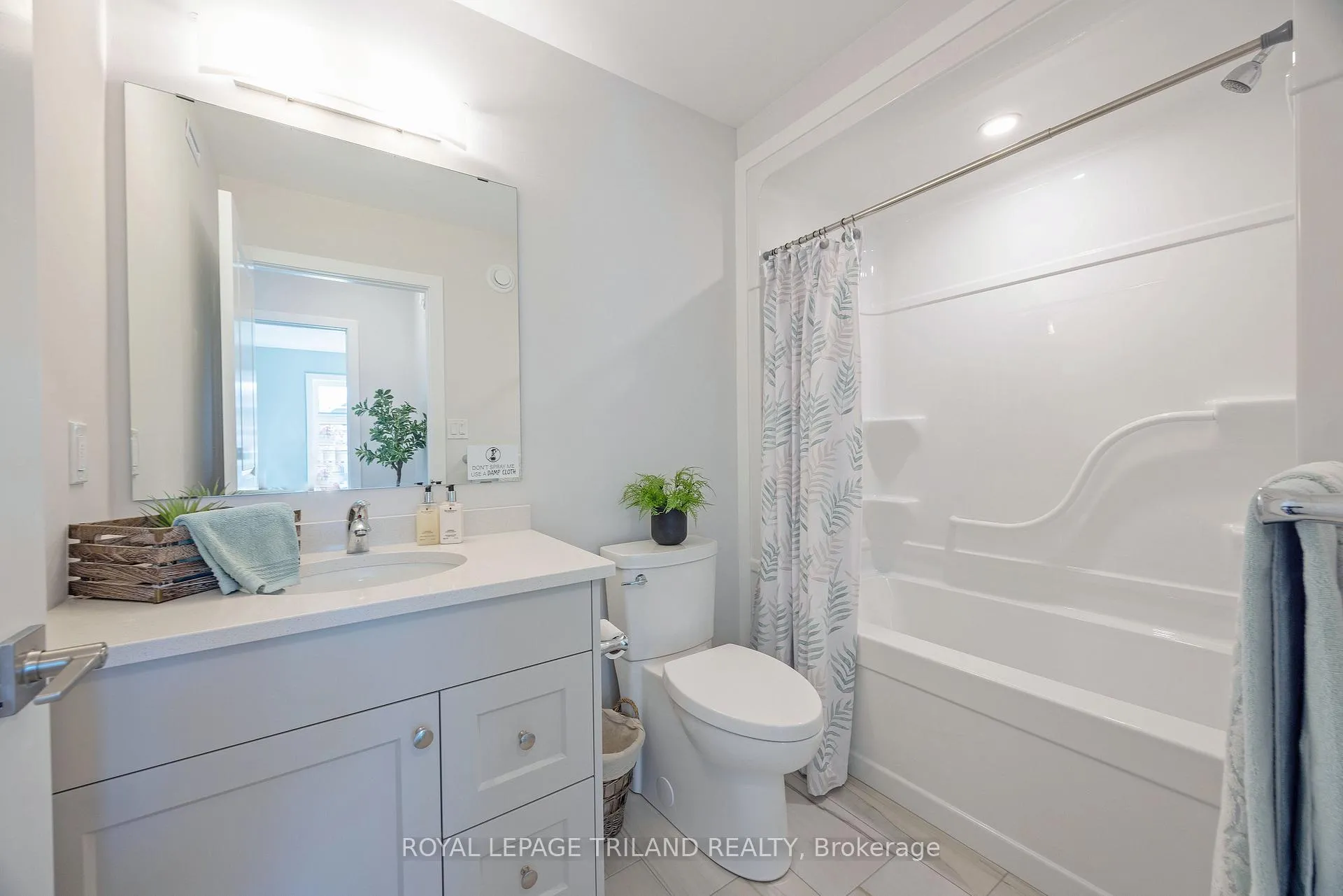 Photo 5 of 43 Silverleaf Path, St. Thomas — HOMEH