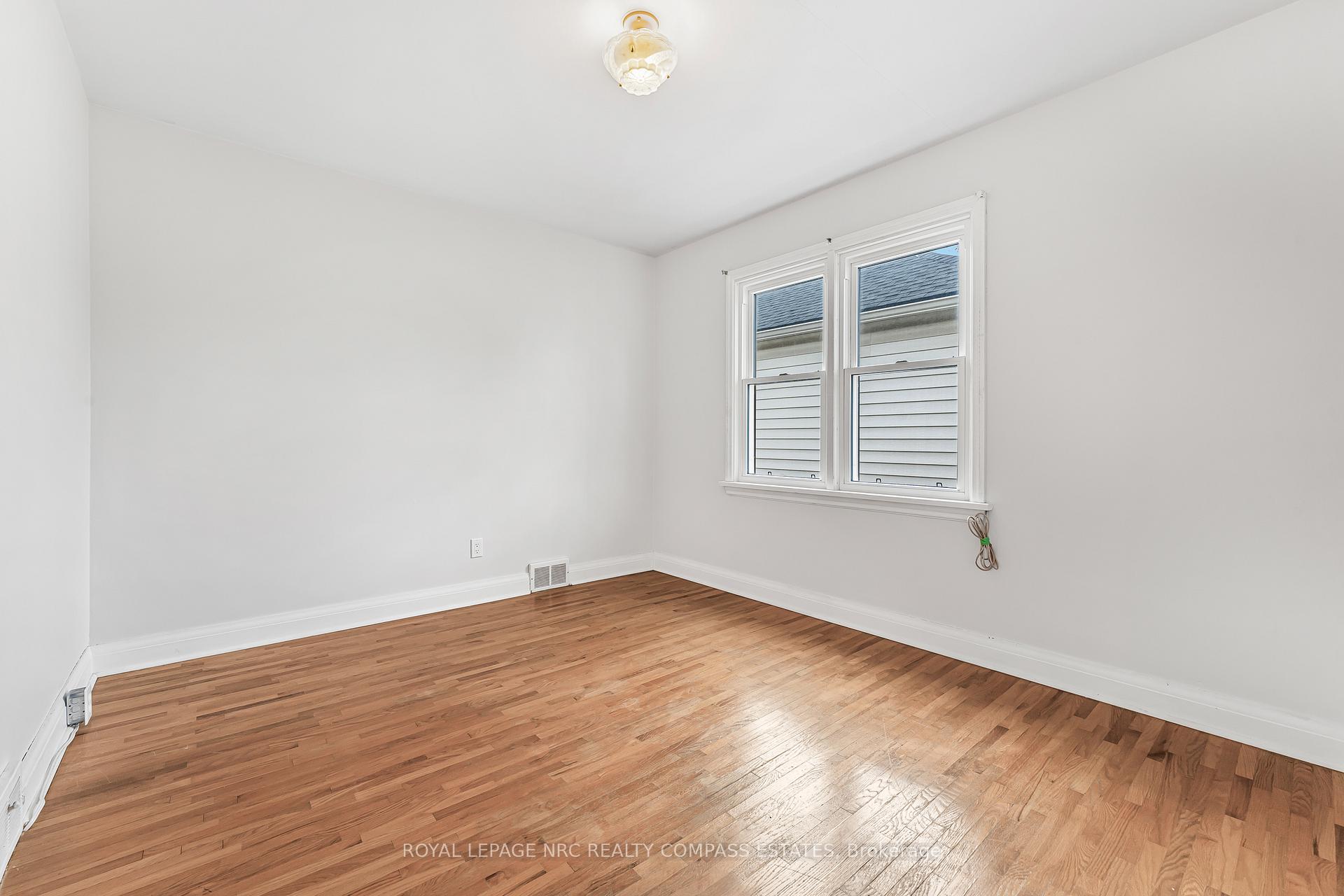 Photo 17 of 74 Beamer Avenue, St. Catharines, Bunting/Linwell — HOMEH