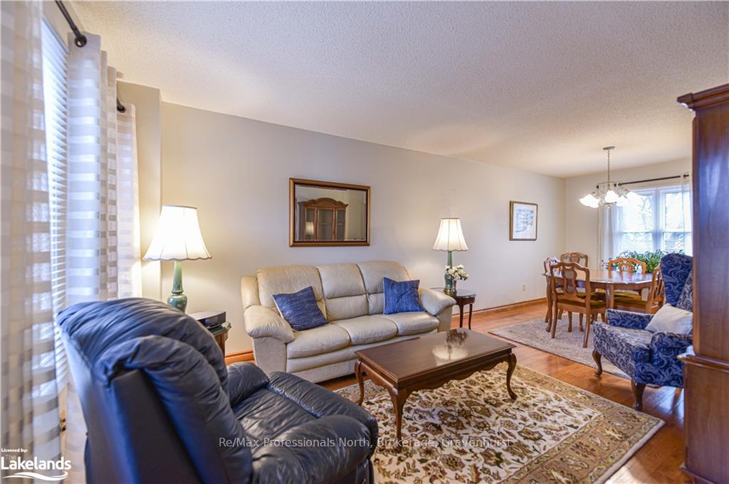 Photo 5 of 67 Carruthers Crescent, Barrie, Grove East — HOMEH