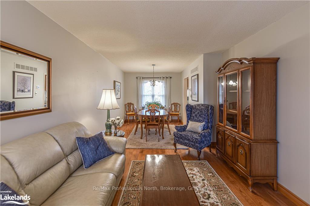 Photo 7 of 67 Carruthers Crescent, Barrie, Grove East — HOMEH