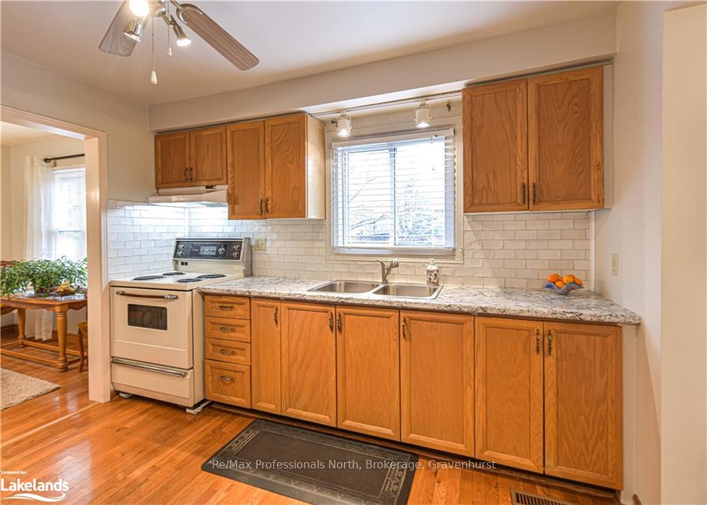 Photo 10 of 67 Carruthers Crescent, Barrie, Grove East — HOMEH
