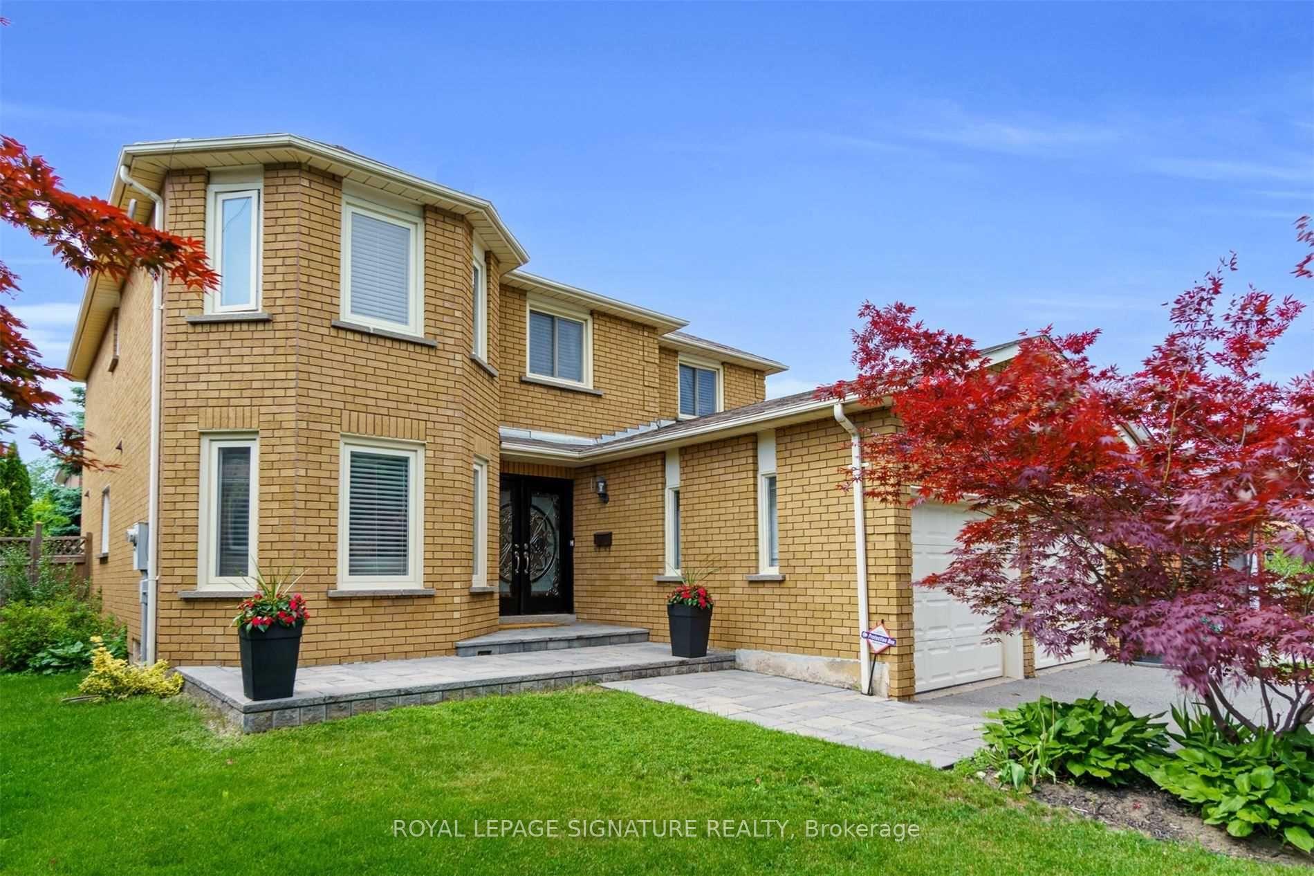 Photo 2 of 16 Hyatt Drive, Brampton, Northwood Park — HOMEH