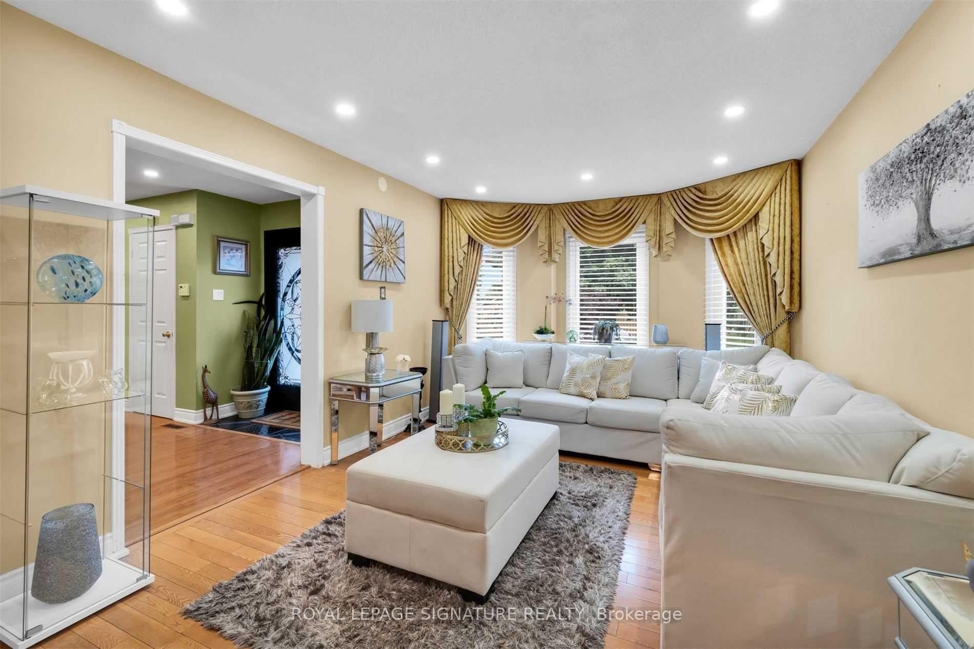 Photo 9 of 16 Hyatt Drive, Brampton, Northwood Park — HOMEH