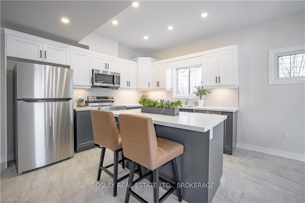 Photo 14 of 427B Vine Street, St. Catharines, Vine/Linwell — HOMEH