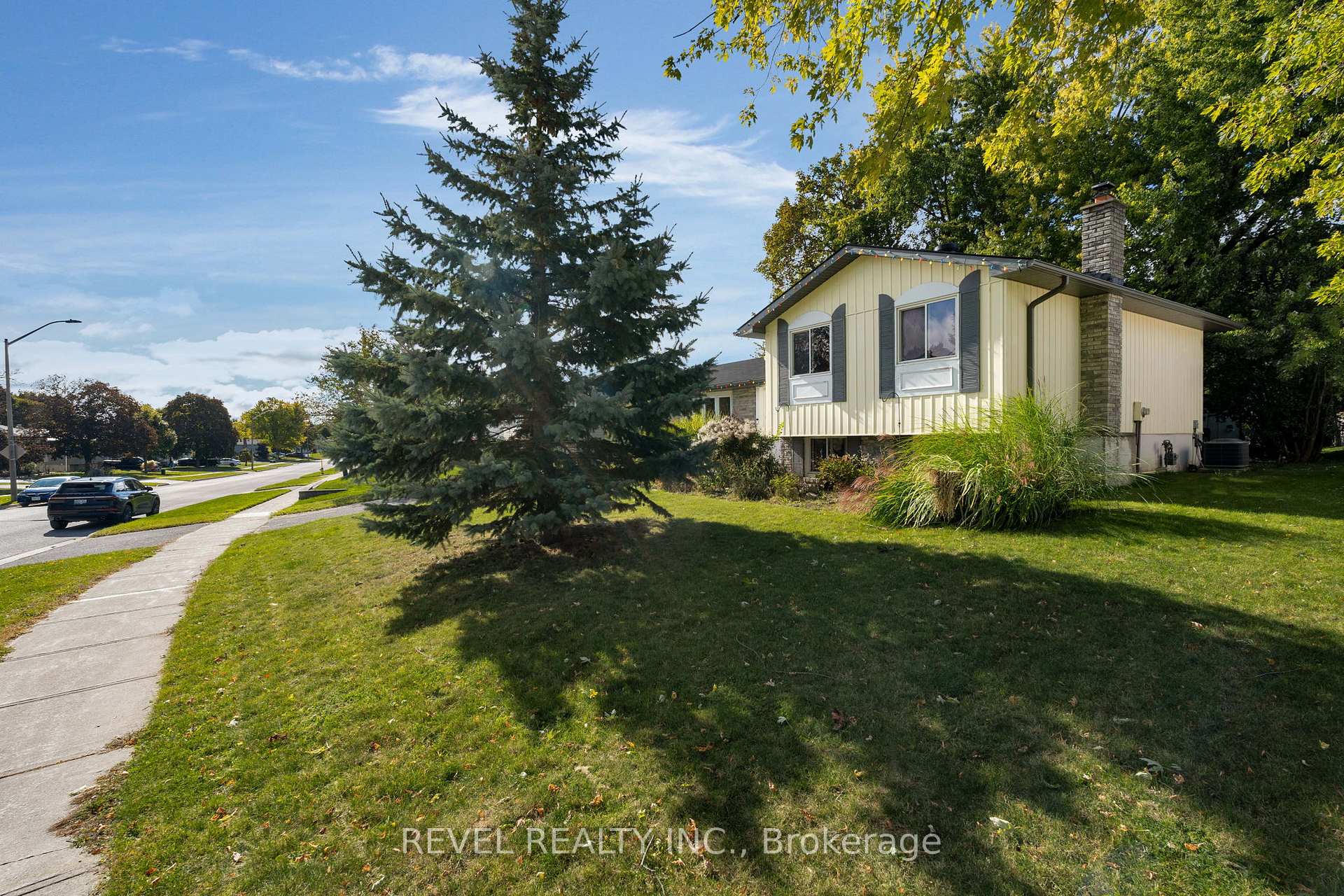 Photo 3 of 290 Pine Drive, Barrie, Bayshore — HOMEH
