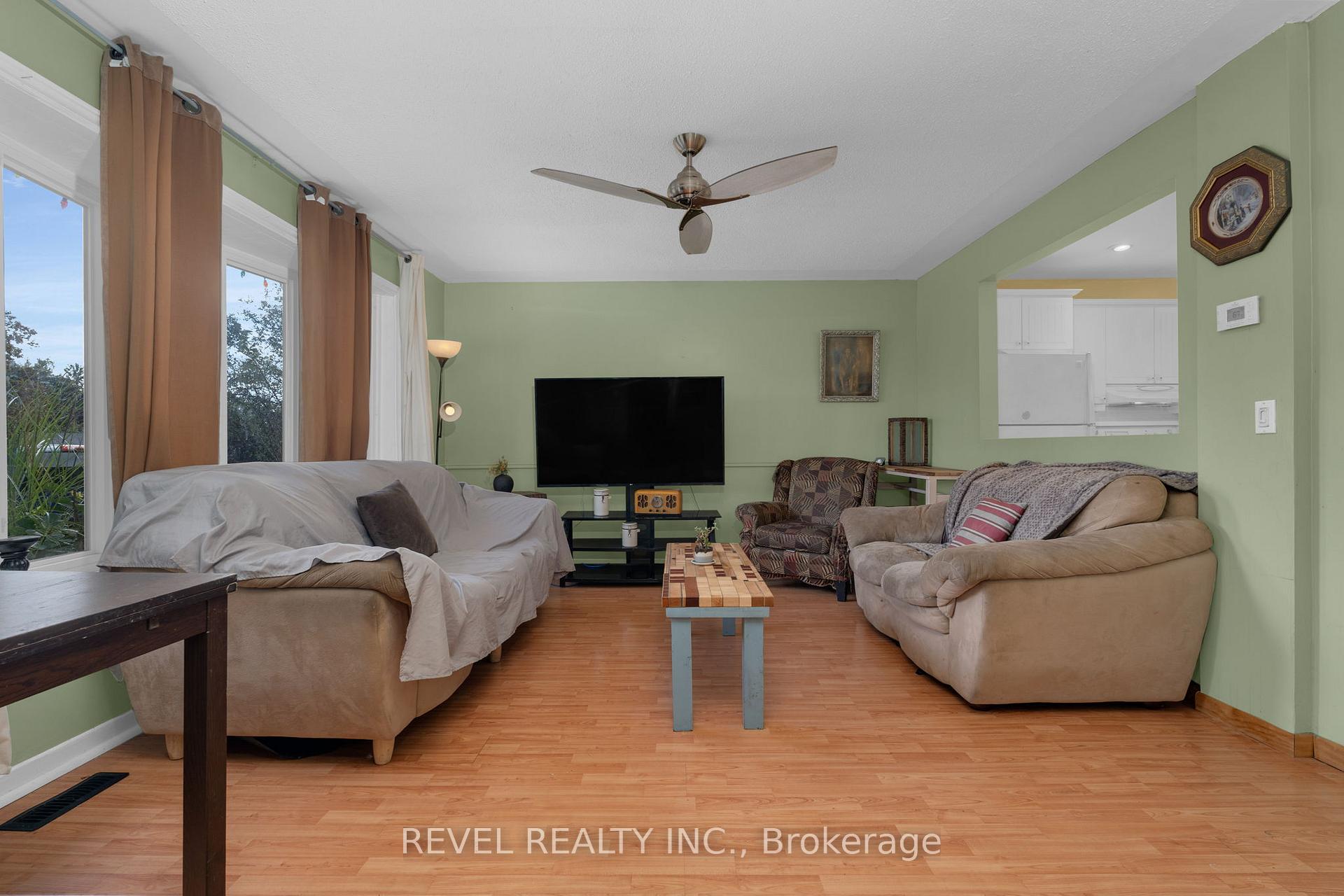 Photo 8 of 290 Pine Drive, Barrie, Bayshore — HOMEH
