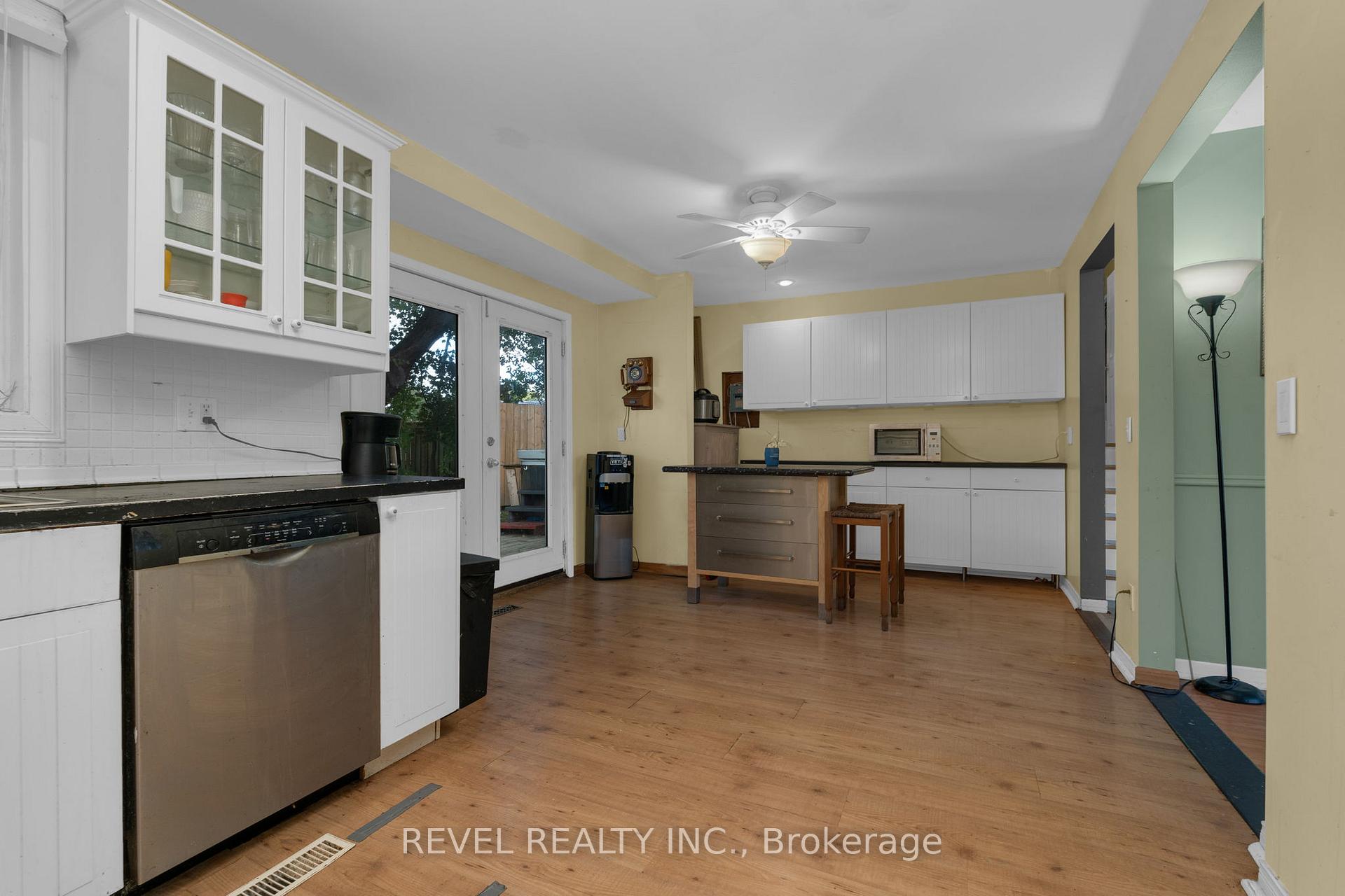 Photo 10 of 290 Pine Drive, Barrie, Bayshore — HOMEH