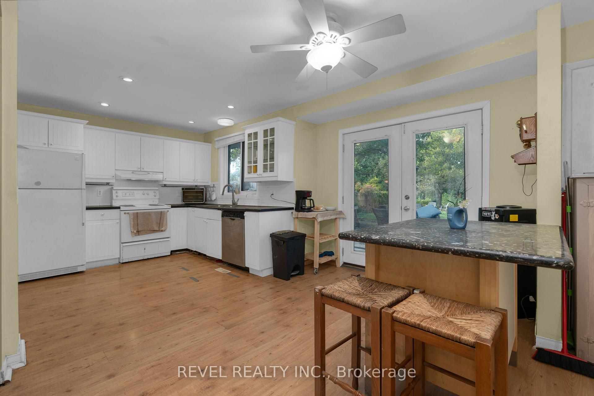 Photo 12 of 290 Pine Drive, Barrie, Bayshore — HOMEH