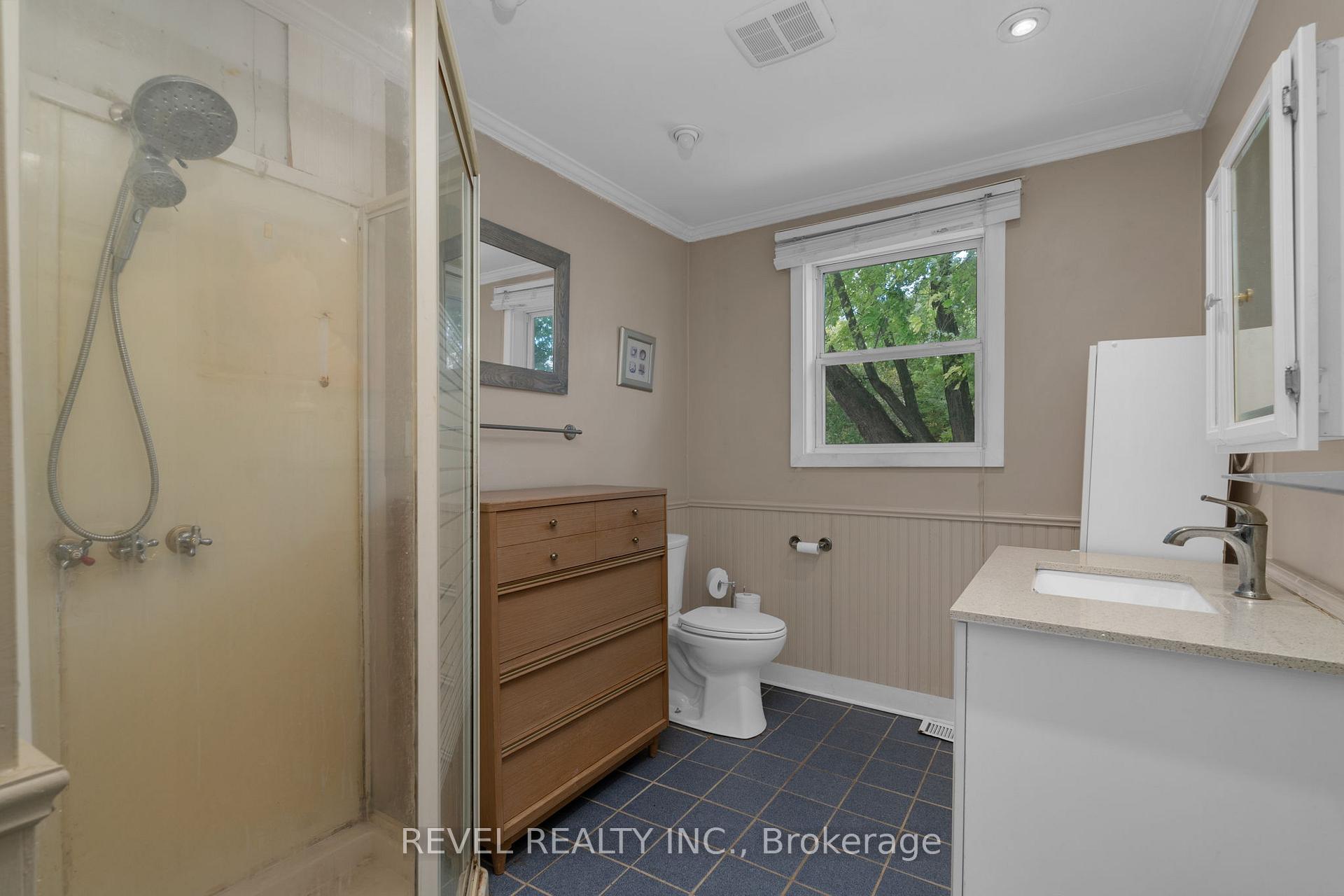 Photo 13 of 290 Pine Drive, Barrie, Bayshore — HOMEH