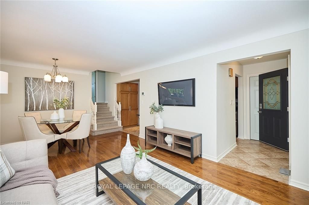Photo 1 of 15 Highcourt Crescent, St. Catharines, Vine/Linwell — HOMEH