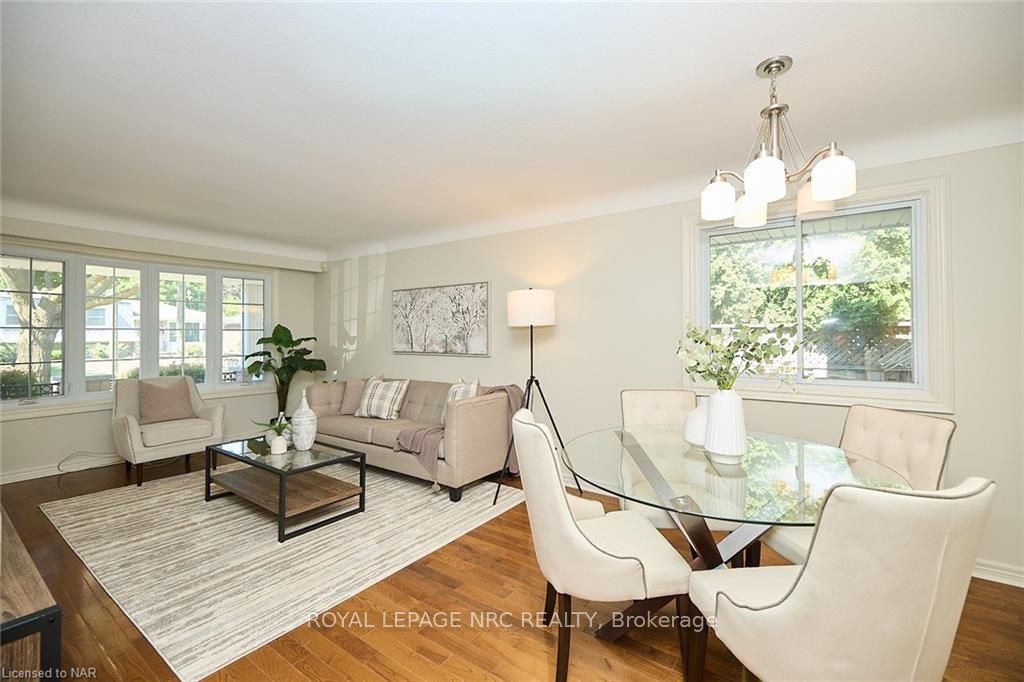 Photo 6 of 15 Highcourt Crescent, St. Catharines, Vine/Linwell — HOMEH
