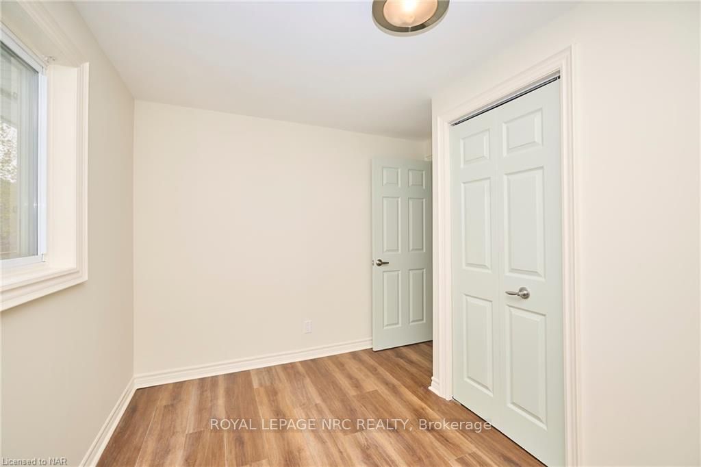Photo 16 of 15 Highcourt Crescent, St. Catharines, Vine/Linwell — HOMEH