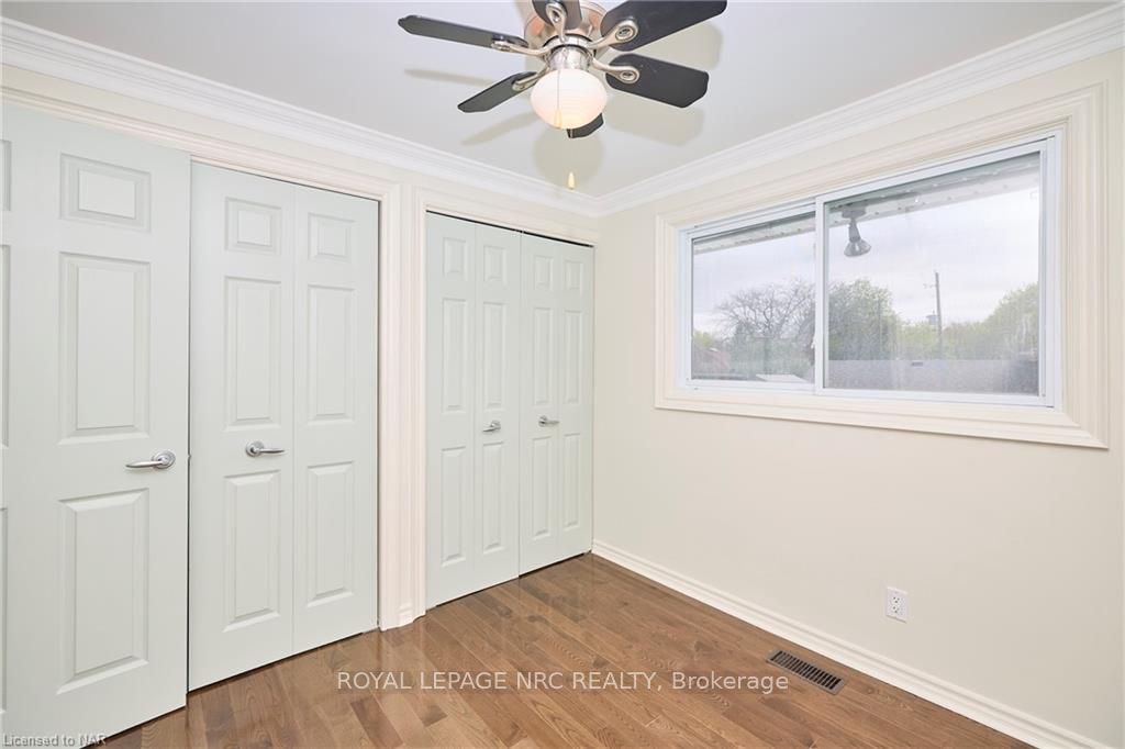 Photo 17 of 15 Highcourt Crescent, St. Catharines, Vine/Linwell — HOMEH