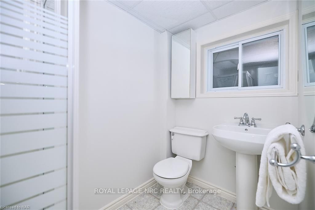 Photo 22 of 15 Highcourt Crescent, St. Catharines, Vine/Linwell — HOMEH