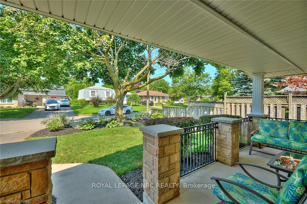 Photo 28 of 15 Highcourt Crescent, St. Catharines, Vine/Linwell — HOMEH