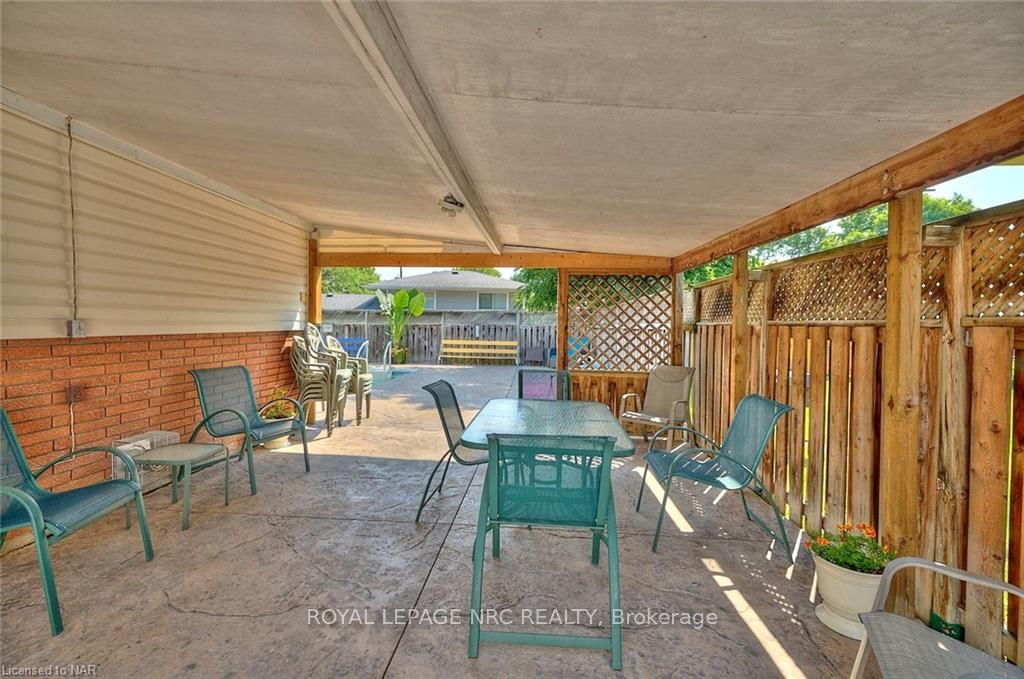 Photo 29 of 15 Highcourt Crescent, St. Catharines, Vine/Linwell — HOMEH