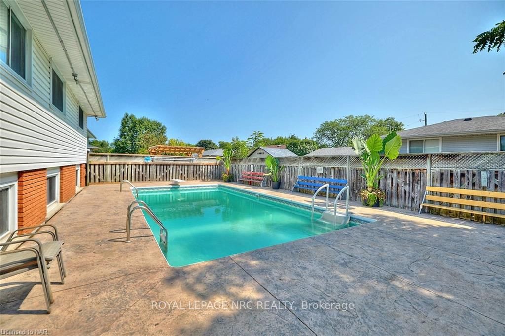 Photo 30 of 15 Highcourt Crescent, St. Catharines, Vine/Linwell — HOMEH