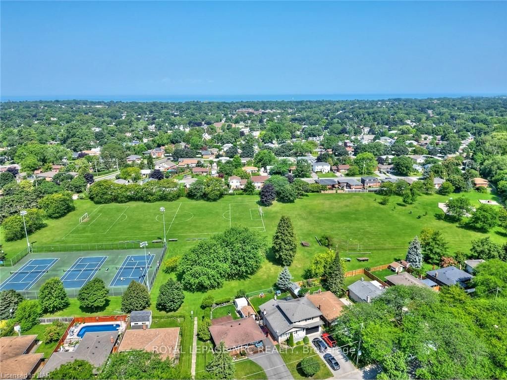 Photo 39 of 15 Highcourt Crescent, St. Catharines, Vine/Linwell — HOMEH