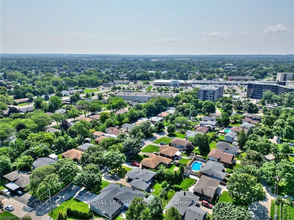 Photo 41 of 15 Highcourt Crescent, St. Catharines, Vine/Linwell — HOMEH