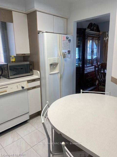Photo 8 of 711 Niagara Street, St. Catharines, Vine/Linwell — HOMEH
