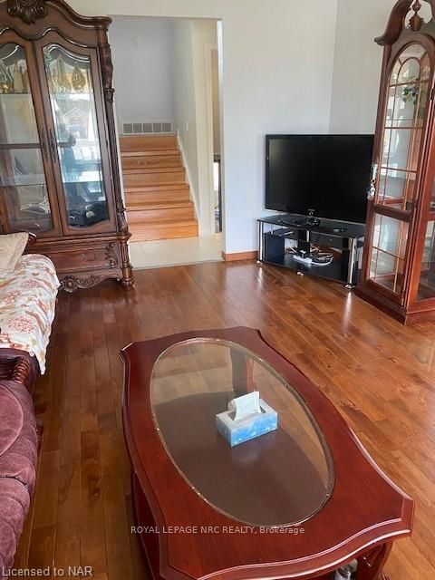 Photo 13 of 711 Niagara Street, St. Catharines, Vine/Linwell — HOMEH