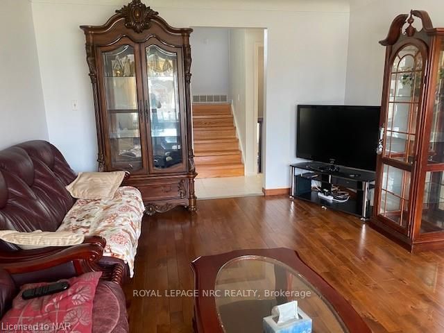 Photo 14 of 711 Niagara Street, St. Catharines, Vine/Linwell — HOMEH