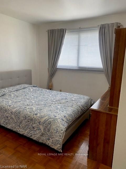 Photo 16 of 711 Niagara Street, St. Catharines, Vine/Linwell — HOMEH