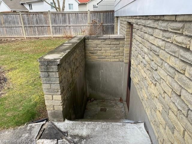 Photo 35 of 711 Niagara Street, St. Catharines, Vine/Linwell — HOMEH