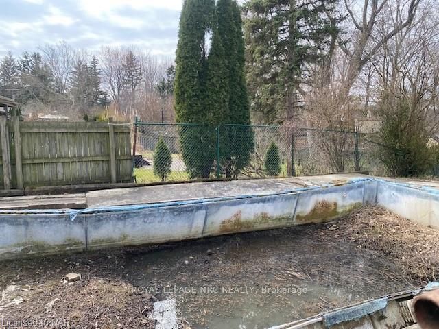 Photo 41 of 711 Niagara Street, St. Catharines, Vine/Linwell — HOMEH