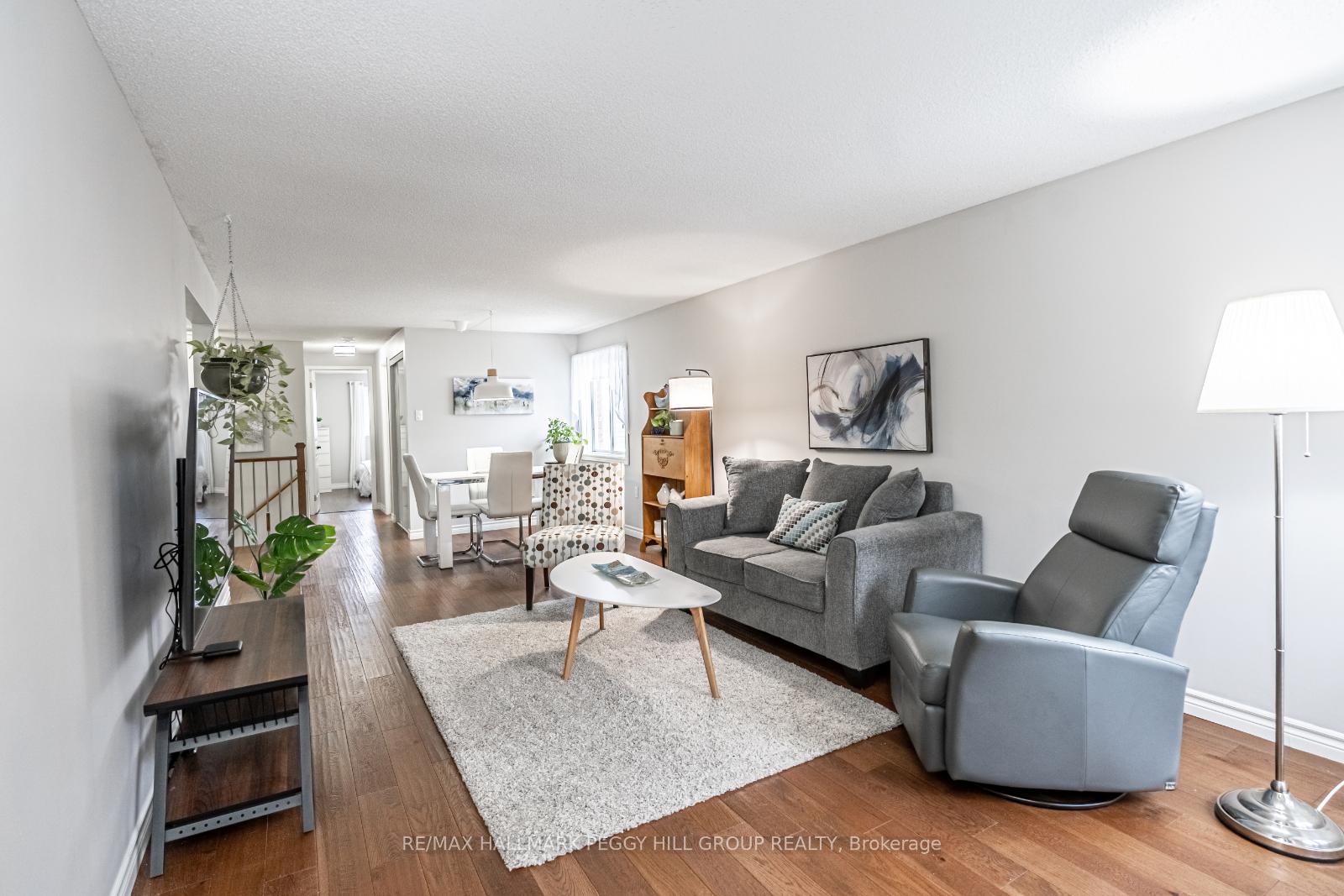 Photo 3 of 58 Laidlaw Drive, Barrie, West Bayfield — HOMEH