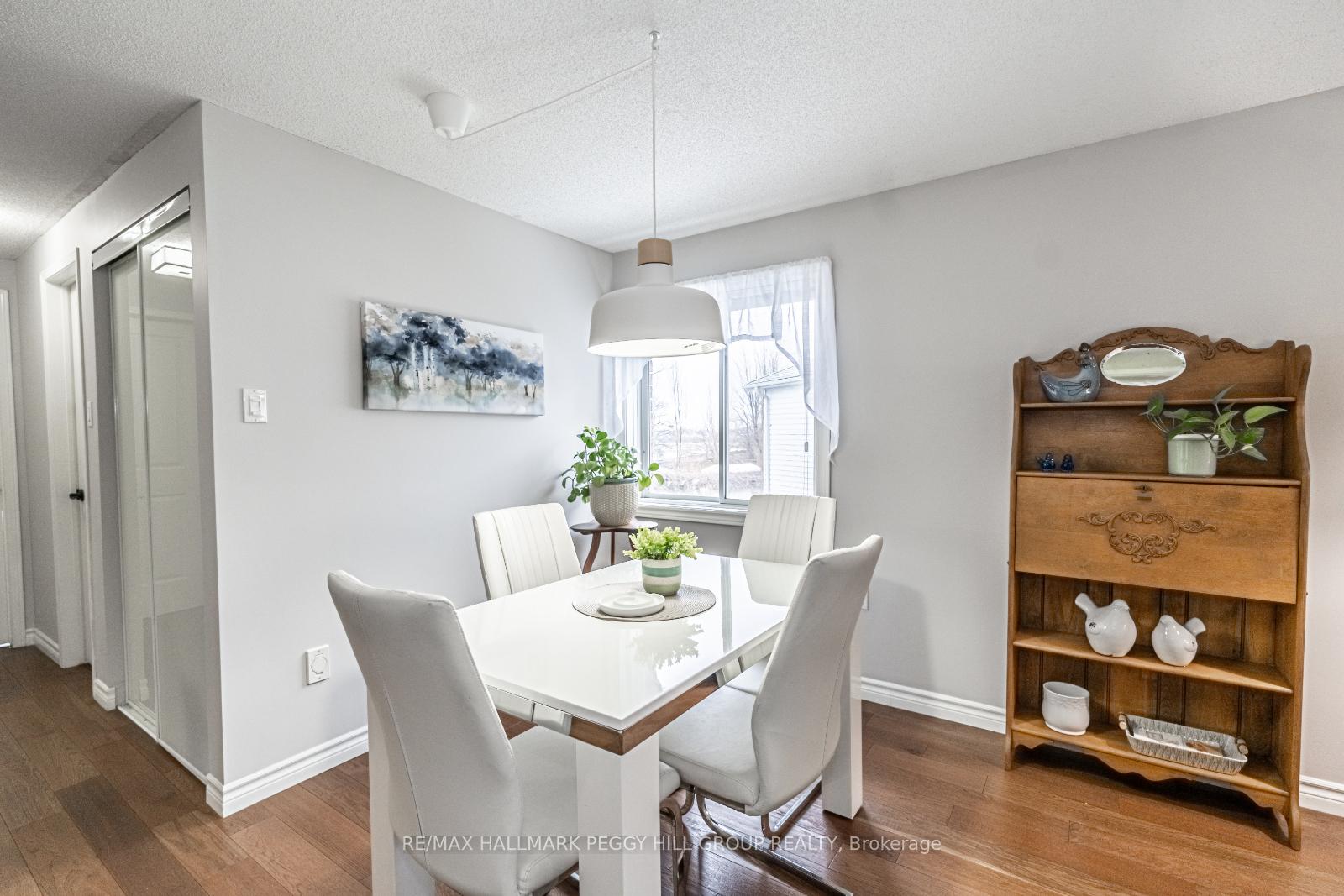 Photo 5 of 58 Laidlaw Drive, Barrie, West Bayfield — HOMEH