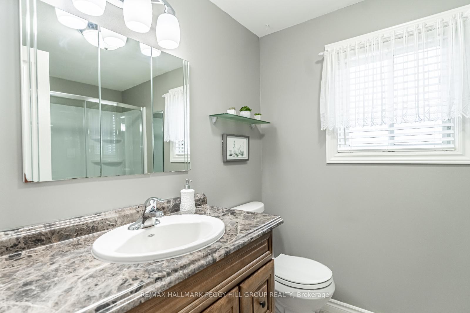 Photo 10 of 58 Laidlaw Drive, Barrie, West Bayfield — HOMEH