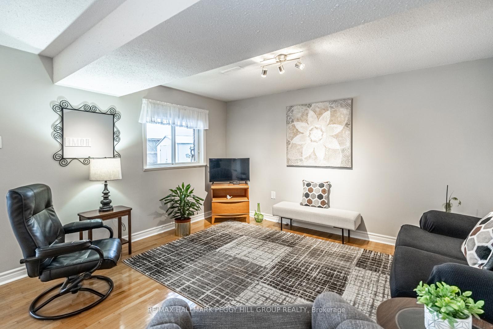 Photo 11 of 58 Laidlaw Drive, Barrie, West Bayfield — HOMEH