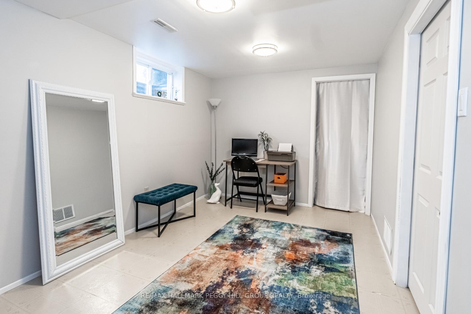 Photo 13 of 58 Laidlaw Drive, Barrie, West Bayfield — HOMEH
