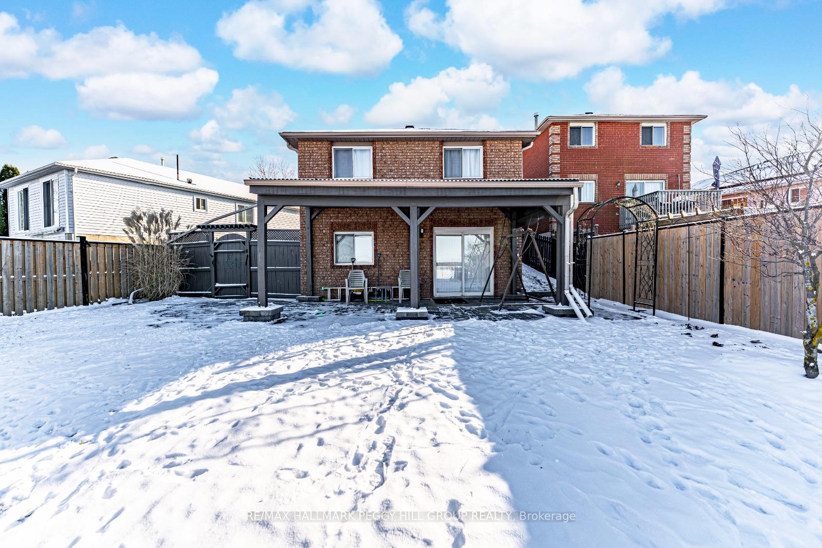 Photo 16 of 58 Laidlaw Drive, Barrie, West Bayfield — HOMEH