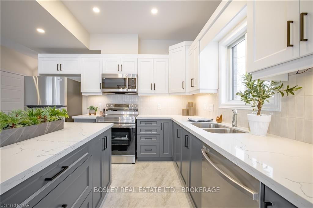 Photo 20 of 427A Vine Street, St. Catharines, Vine/Linwell — HOMEH