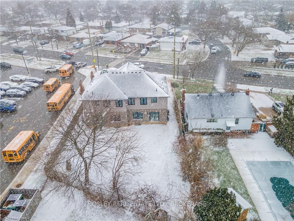 Photo 42 of 427A Vine Street, St. Catharines, Vine/Linwell — HOMEH