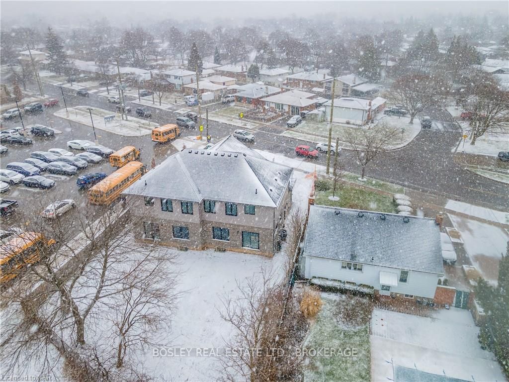 Photo 43 of 427A Vine Street, St. Catharines, Vine/Linwell — HOMEH