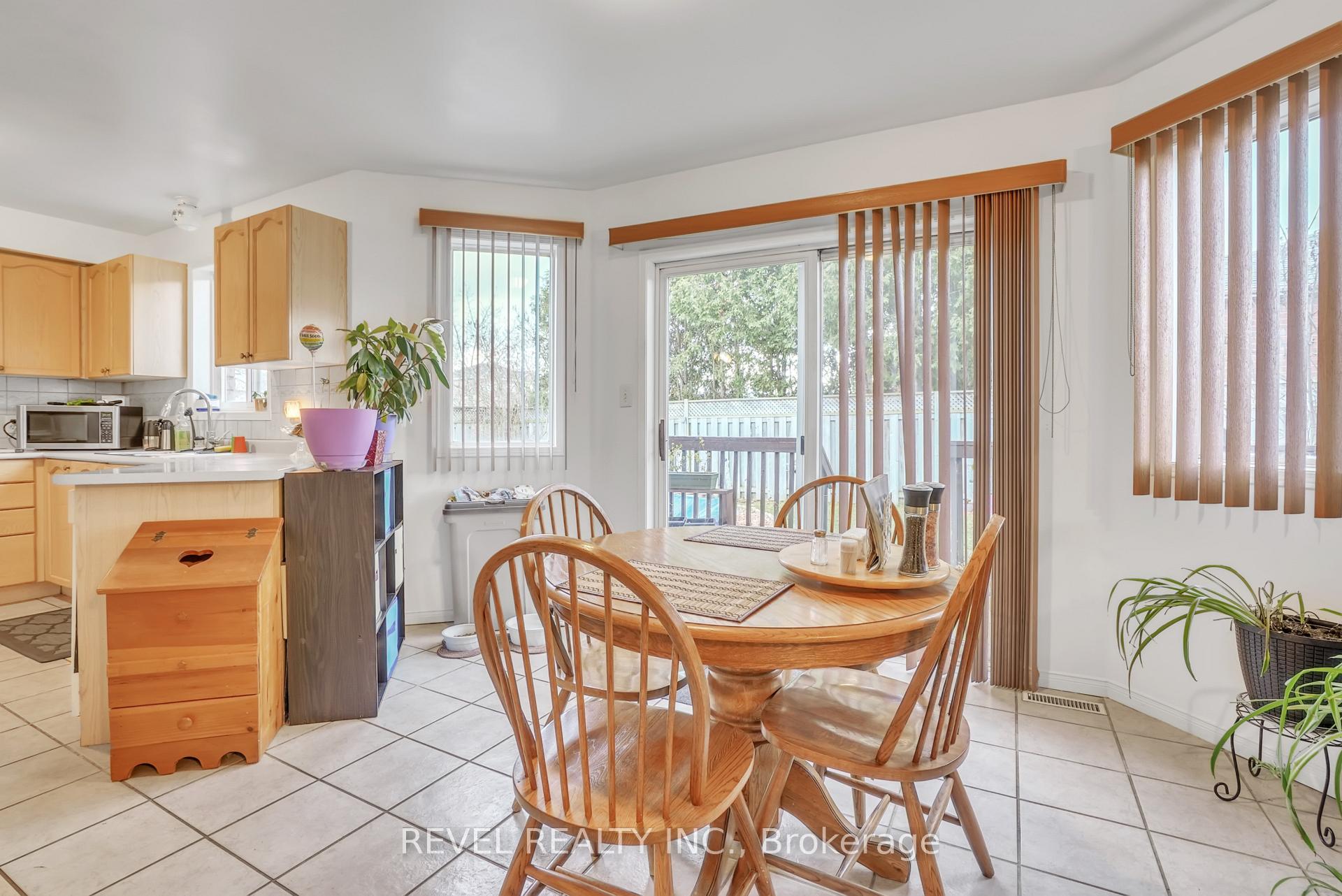 Photo 11 of 1 Farmstead Crescent, Barrie, Holly — HOMEH