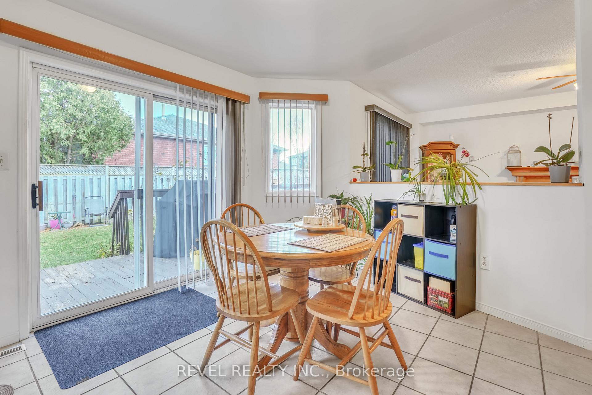 Photo 12 of 1 Farmstead Crescent, Barrie, Holly — HOMEH