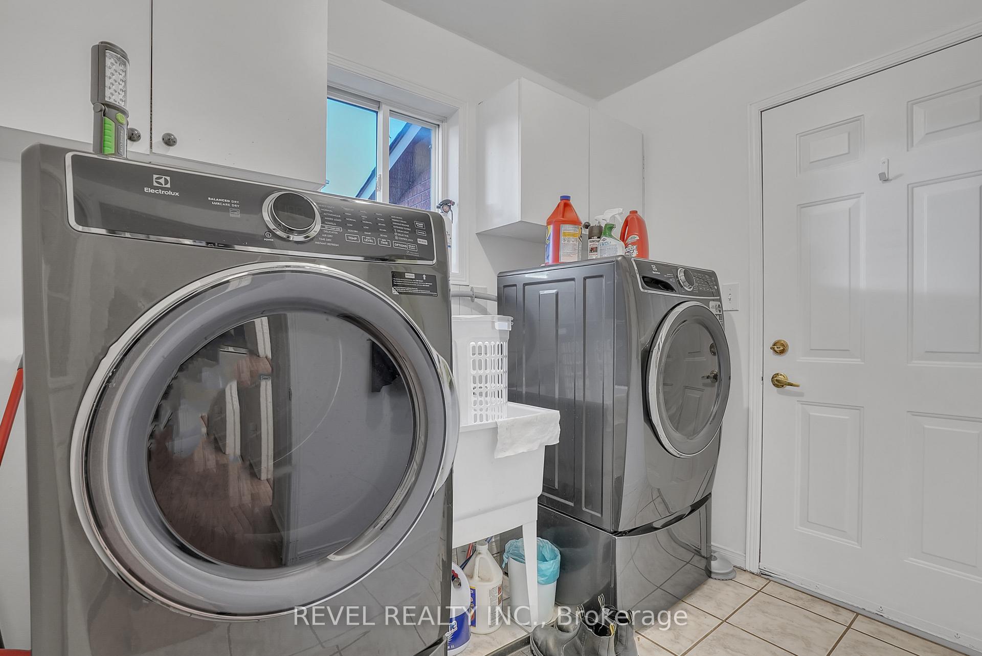 Photo 17 of 1 Farmstead Crescent, Barrie, Holly — HOMEH